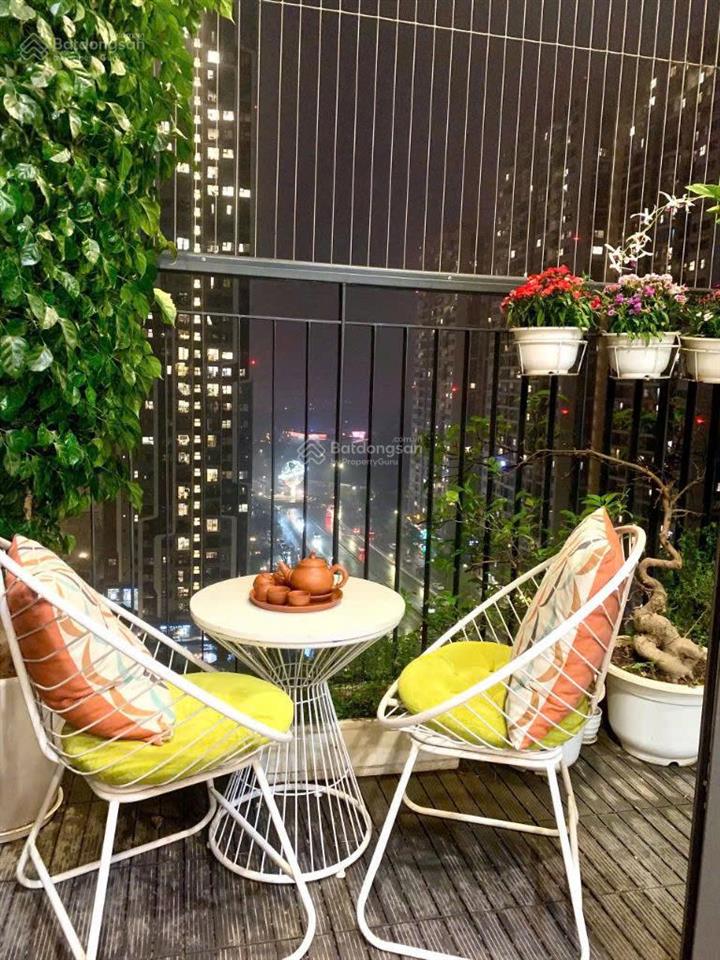 Gia đình mình bán căn góc 3pn + 2vs 102,7m2 giá 7,25tỷ ngang đập thông rộng nhất dự án, tầng trung