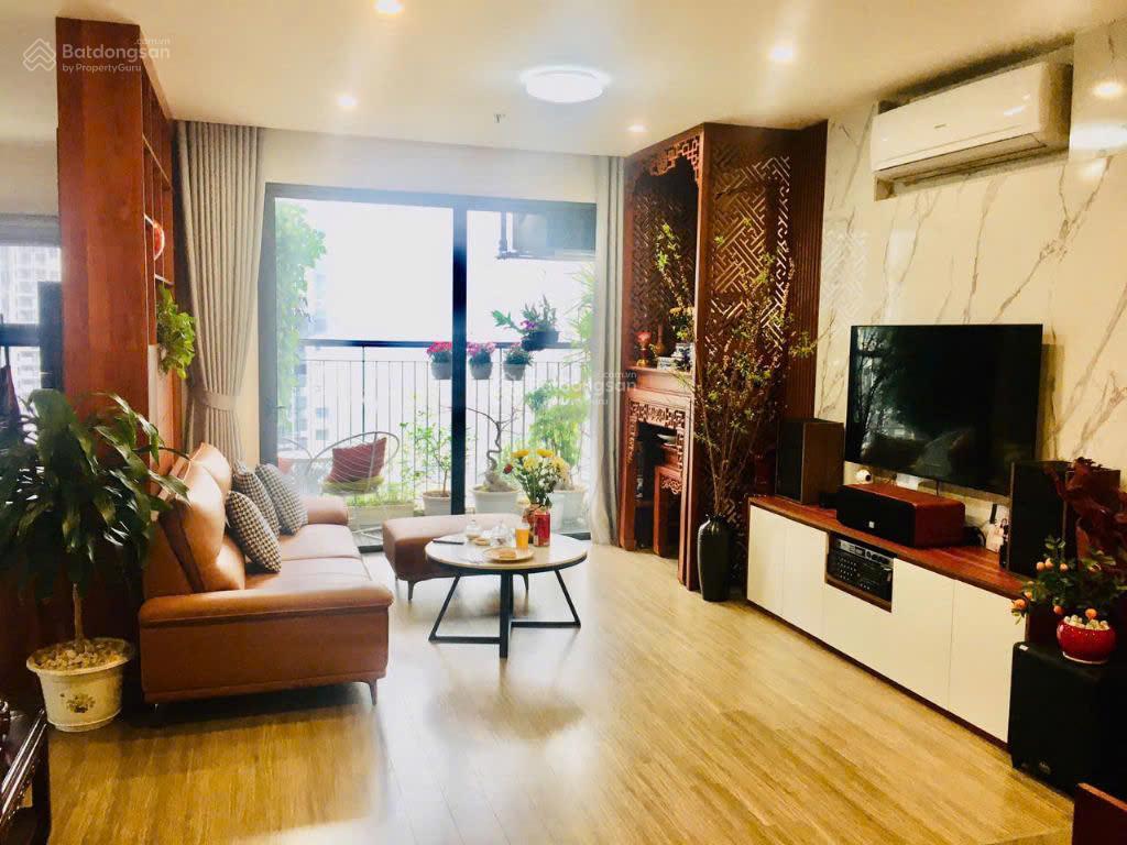 Gia đình mình bán căn góc 3pn + 2vs 102,7m2 giá 7,25tỷ ngang đập thông rộng nhất dự án, tầng trung