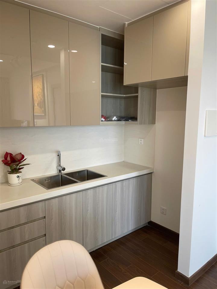 Chính chủ bán gấp căn 2n + 2vs khu cao cấp masteri. giá 6,45 tỷ, tầng trung view công viên hồ