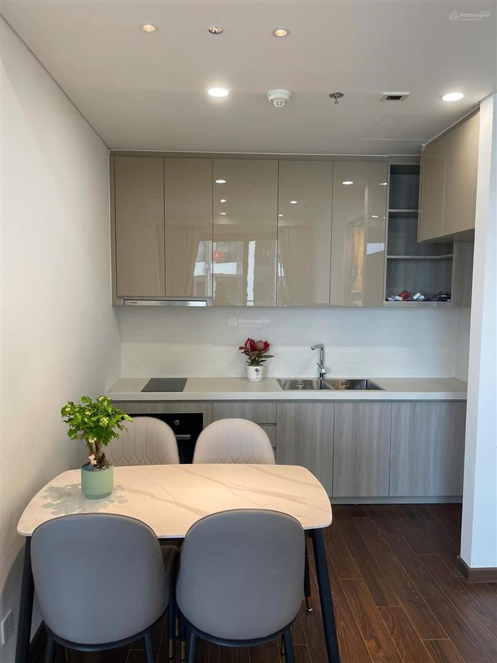 Chính chủ bán gấp căn 2n + 2vs khu cao cấp masteri. giá 6,45 tỷ, tầng trung view công viên hồ