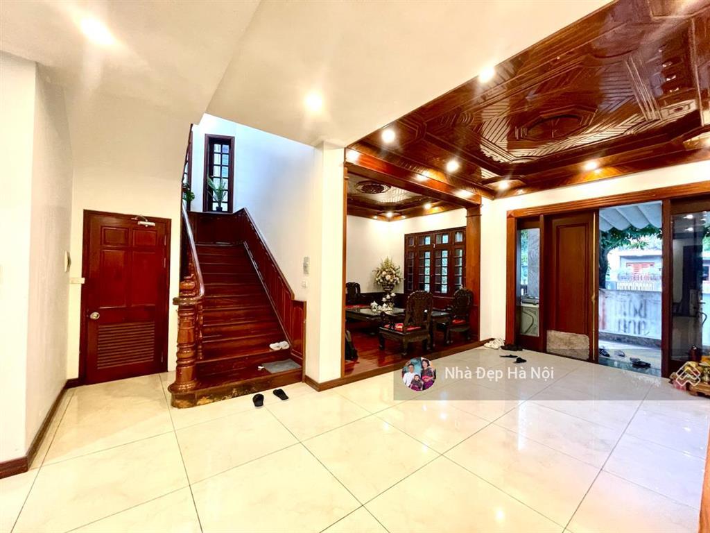 Bán siêu biệt thự ,trung tâm bán đảo linh đàm, 105 tỷ, 270m2 . duy nhất 1 căn cho giới siêu vip.