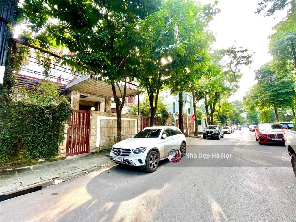 Bán siêu biệt thự ,trung tâm bán đảo linh đàm, 105 tỷ, 270m2 . duy nhất 1 căn cho giới siêu vip.