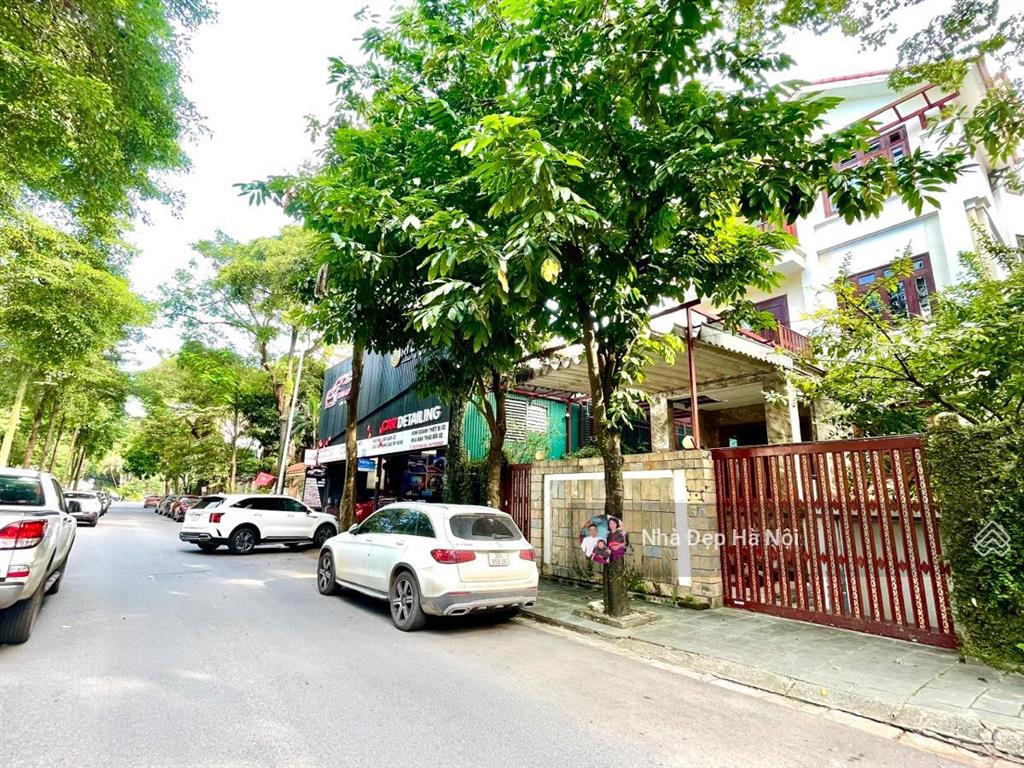 Bán siêu biệt thự ,trung tâm bán đảo linh đàm, 105 tỷ, 270m2 . duy nhất 1 căn cho giới siêu vip.