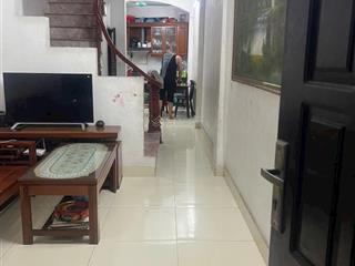 Phân khúc hơn 3 tỷ mà có nhà 4 tầng kiên cố chắc chắn sát chợ bãi đỗ xe miễn phí , trường h