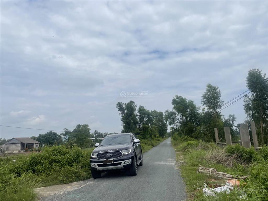 Chính chủ kẹt tiền bán gấp 25.000m2 đất mặt tiền đường nhựa ô tô tải tới đất. cách ql62 khoảng 3km