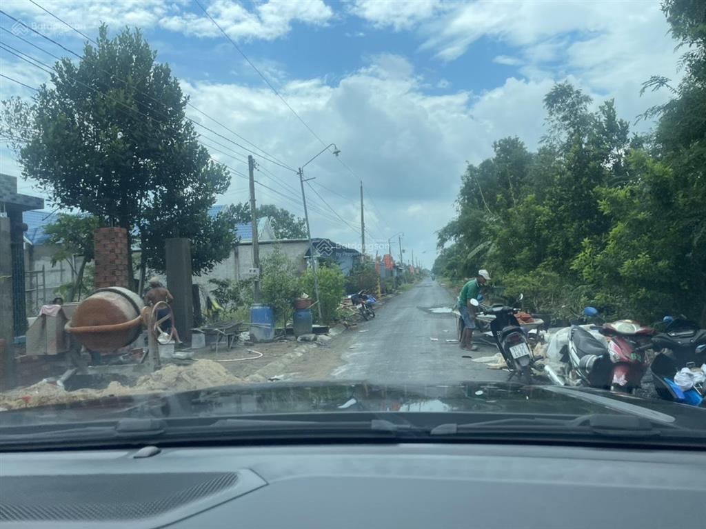 Chính chủ kẹt tiền bán gấp đất 12.000m² có gần 400m2 thổ cư. đã lên nền, mặt tiền đường xe tải