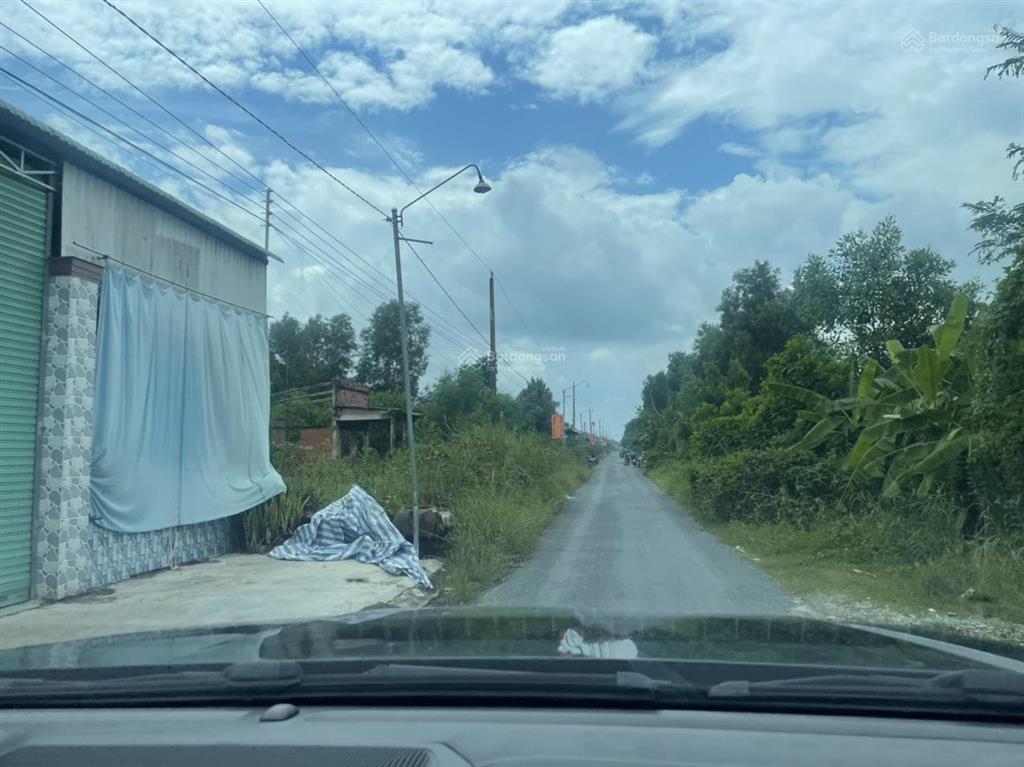 Chính chủ kẹt tiền bán gấp đất 12.000m² có gần 400m2 thổ cư. đã lên nền, mặt tiền đường xe tải