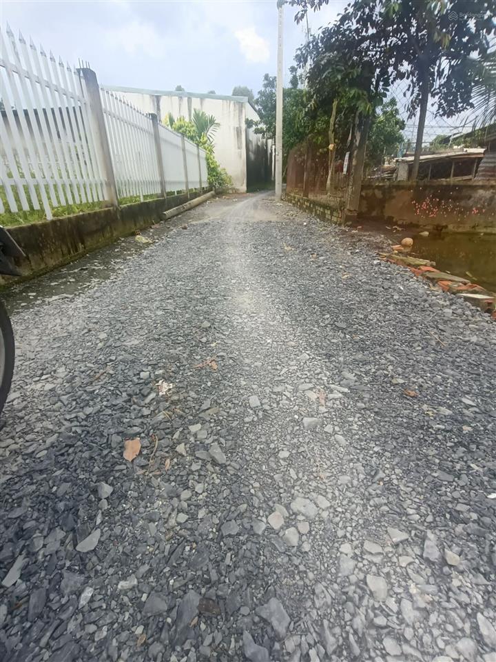 Bán gấp lô đất 5x46m cách chợ hưng long 300m . giá chỉ 3tỉ 150 triệu