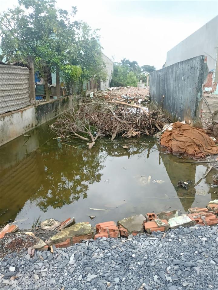 Bán gấp lô đất 5x46m cách chợ hưng long 300m . giá chỉ 3tỉ 150 triệu