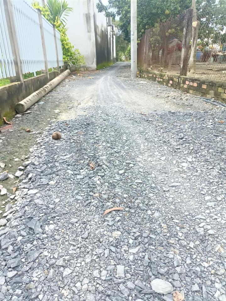 Bán gấp lô đất 5x46m cách chợ hưng long 300m . giá chỉ 3tỉ 150 triệu