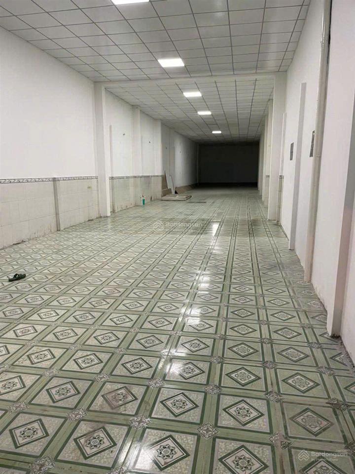 Chính chủ cần bán nhà cấp 4 ngay chợ hưng long  giá tốt  vị trí kinh doanh