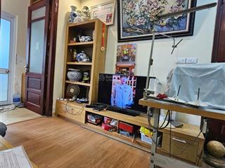Cần bán căn góc chung cư tp giao lưu 90m2  3 phòng ngủ  gần hồ điều hoà giá nhỉnh 5 tỷ