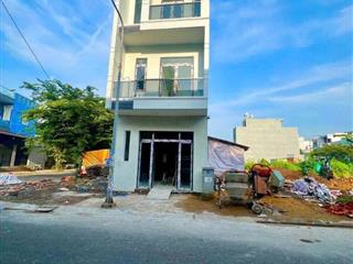 Nhà mới xây 2 lầu 1 trệt 3.99 tỷ/60 m2, đường nhựa 13m 