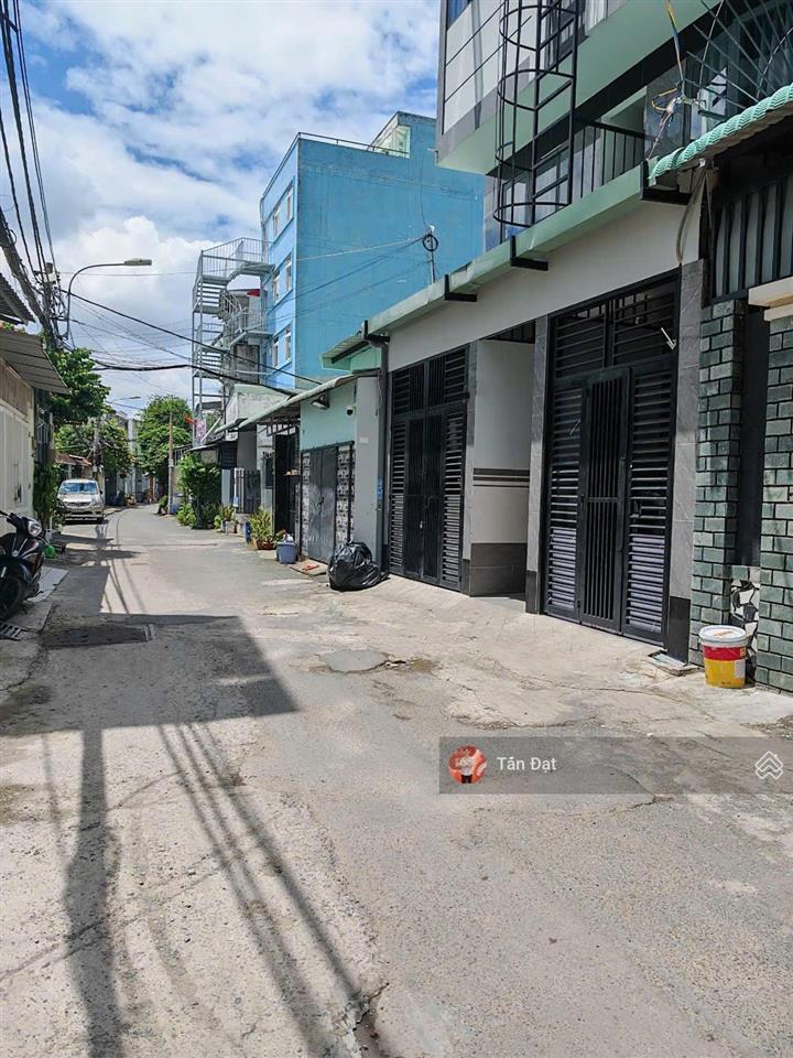 Đất đẹp 71m2  thích hợp xây chdv ngay sát đại học ngân hàng, hoàng diệu 2 có 3 lô liền kề