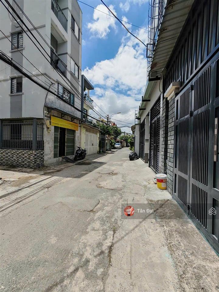 Đất đẹp 71m2  thích hợp xây chdv ngay sát đại học ngân hàng, hoàng diệu 2 có 3 lô liền kề