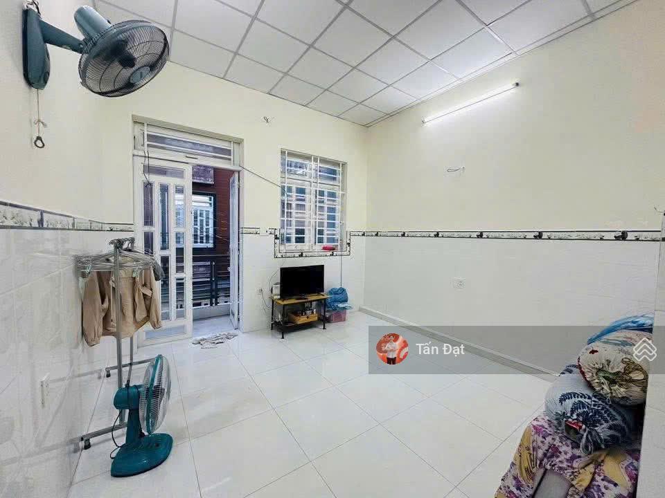 Nhà đẹp 2 tầng hẻm 5m ôtô tới nhà cách mt 50m, gần metro, ngã tư thủ đức giá chỉ hơn 6 tỷ