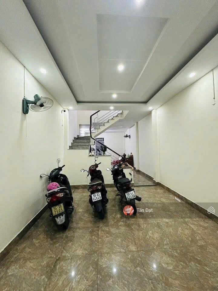 Nhà đẹp 2 tầng hẻm 5m ôtô tới nhà cách mt 50m, gần metro, ngã tư thủ đức giá chỉ hơn 6 tỷ
