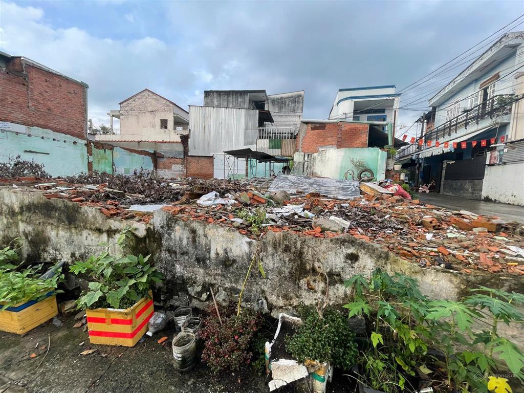 Giá tốt đất 2 mặt tiền sát đường 17 linh trung, hxh 6m, thích hợp chdv 7 tầng, cách ga metro 200m