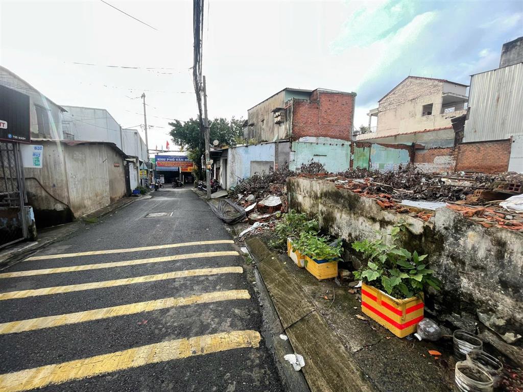 Giá tốt đất 2 mặt tiền sát đường 17 linh trung, hxh 6m, thích hợp chdv 7 tầng, cách ga metro 200m