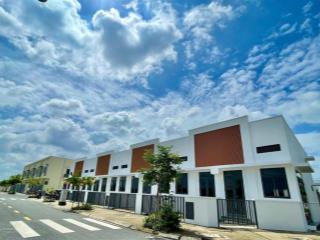 Nhà phố phước đông new city giá 1 tỷ 3 liền kề kcn phước đông  shr  tt trước 379tr nhận nhà ngay