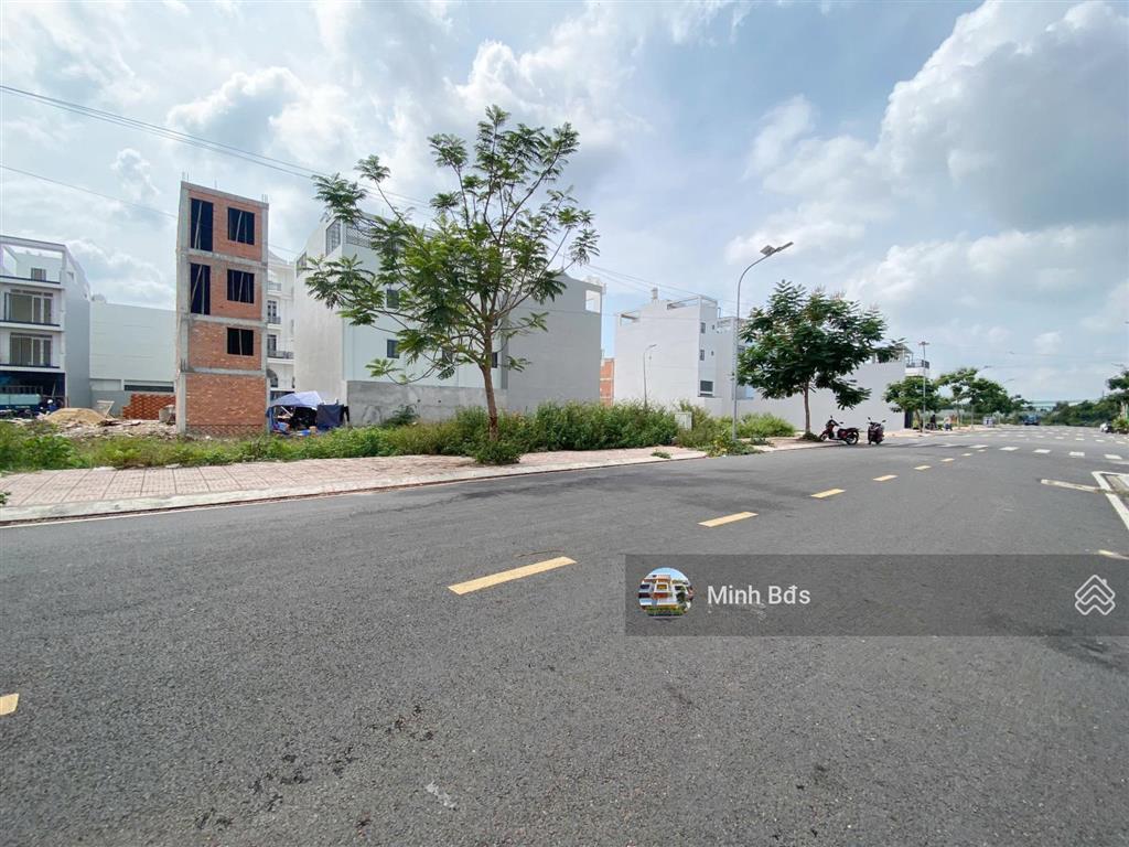 Bán 2 lô đất đẹp khu đồng bộ đường nhựa 20m sổ hồng riêng 4x18m. dự án siêu đẹp, hạ tầng hoàn thiện