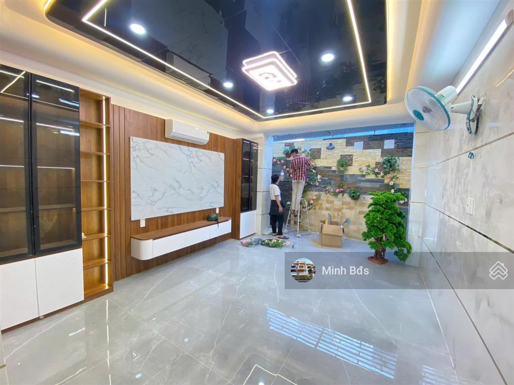 Nhà mặt tiền đường nhựa 10m hương lộ 2 đúc 5 tấm, có thang máy 4x16m full nội thất giáp q. tân phú