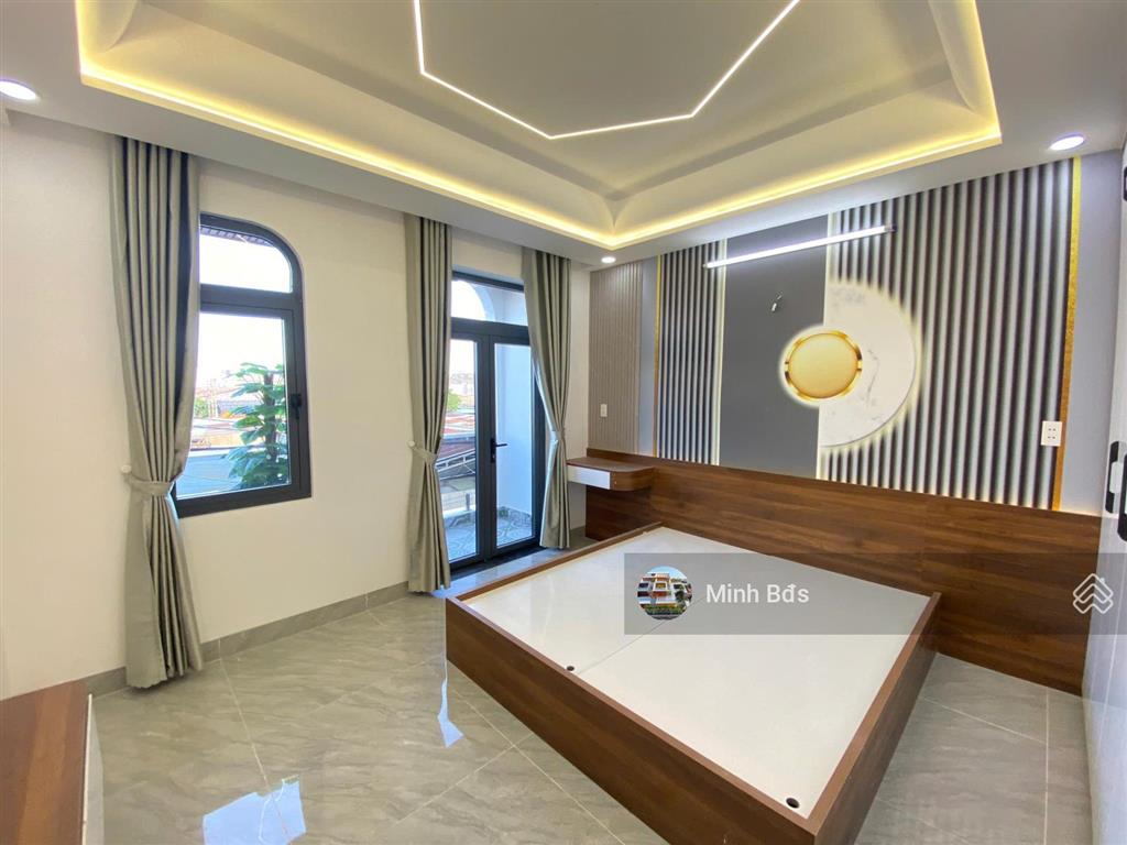 Nhà mặt tiền đường nhựa 10m hương lộ 2 đúc 5 tấm, có thang máy 4x16m full nội thất giáp q. tân phú