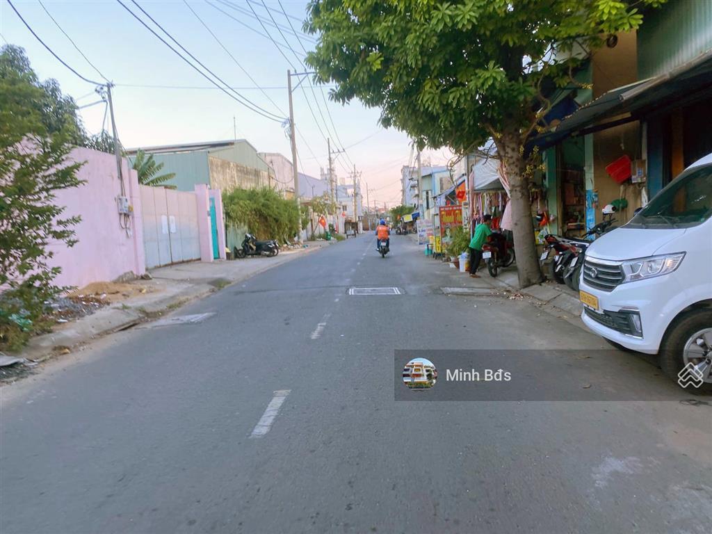 Nhà mặt tiền đường nhựa 10m hương lộ 2 đúc 5 tấm, có thang máy 4x16m full nội thất giáp q. tân phú