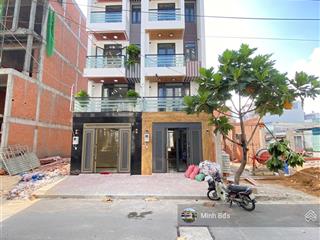 Nhà mặt tiền đường nhựa 10m tỉnh lộ 10 đúc 5 tấm, có thang máy 4x20m full nội thất giáp kdc tên lửa