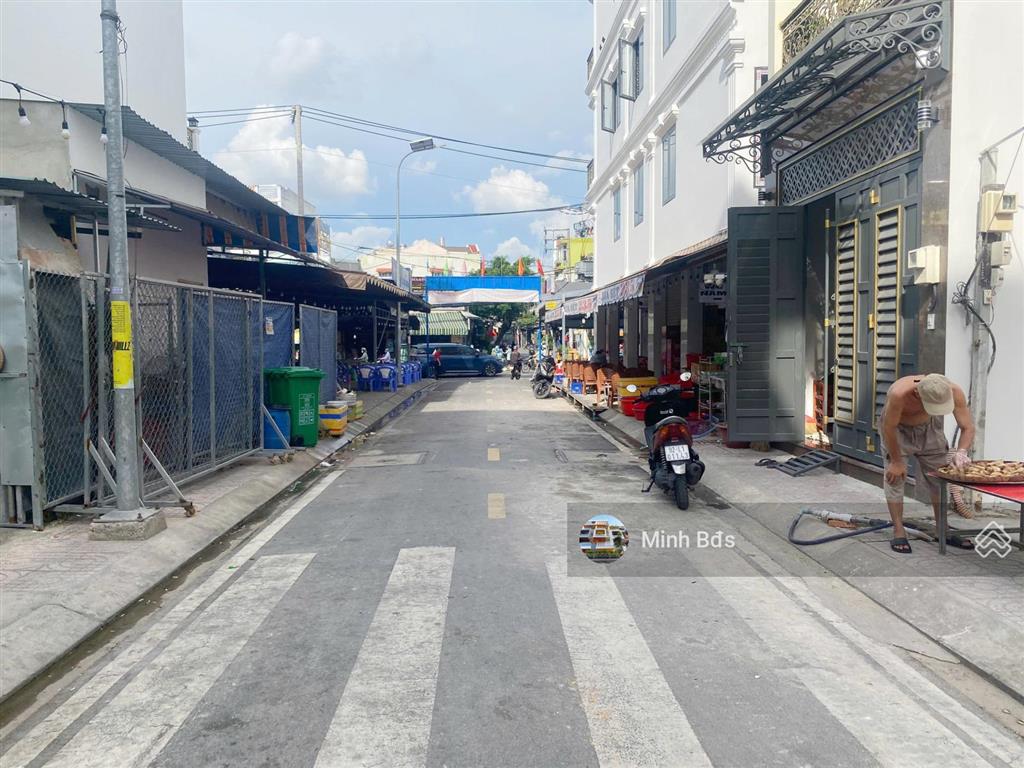 Nhà mới có thang máy full nội thất 4x16m 5 tầng, hẻm đẹp 8m đường gò xoài thông qua tân kỳ tân quý