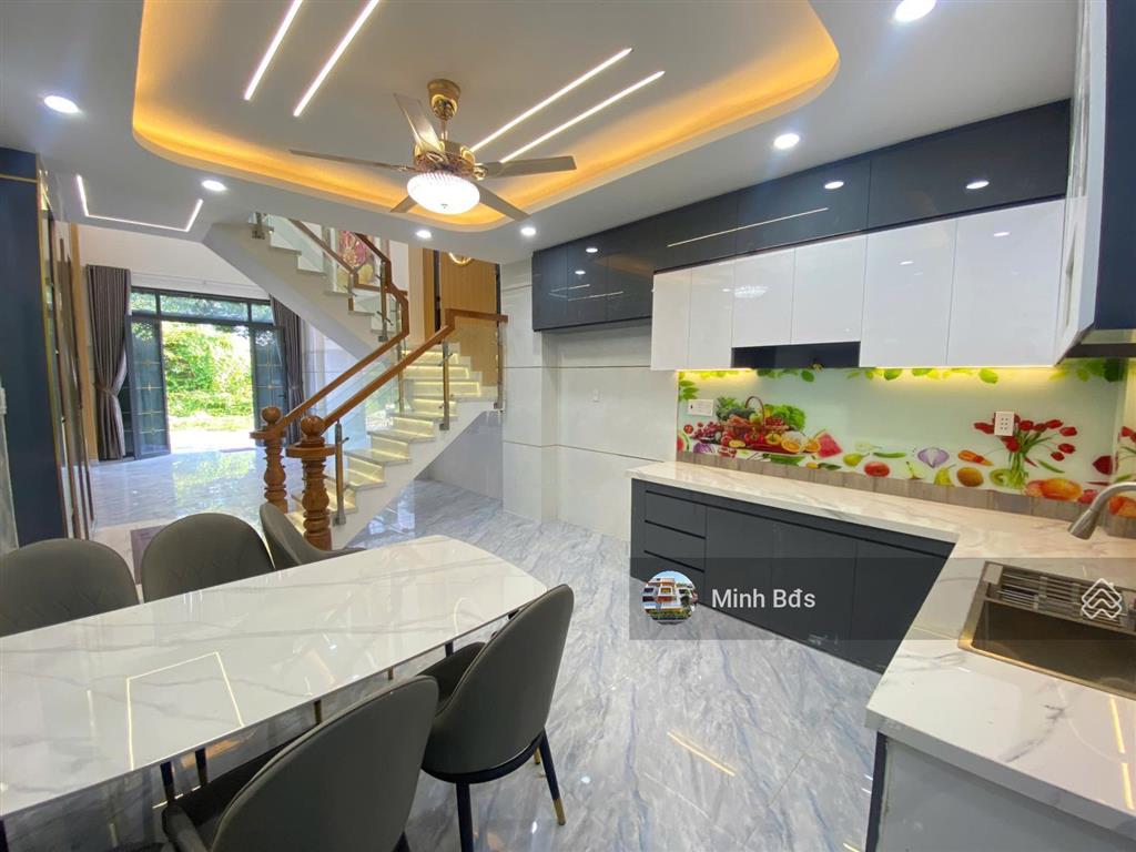 Nhà mới 4,5 tấm, 4x14m đường nhựa 8m thông thoáng đồng bộ cao cấp khu tái định cư