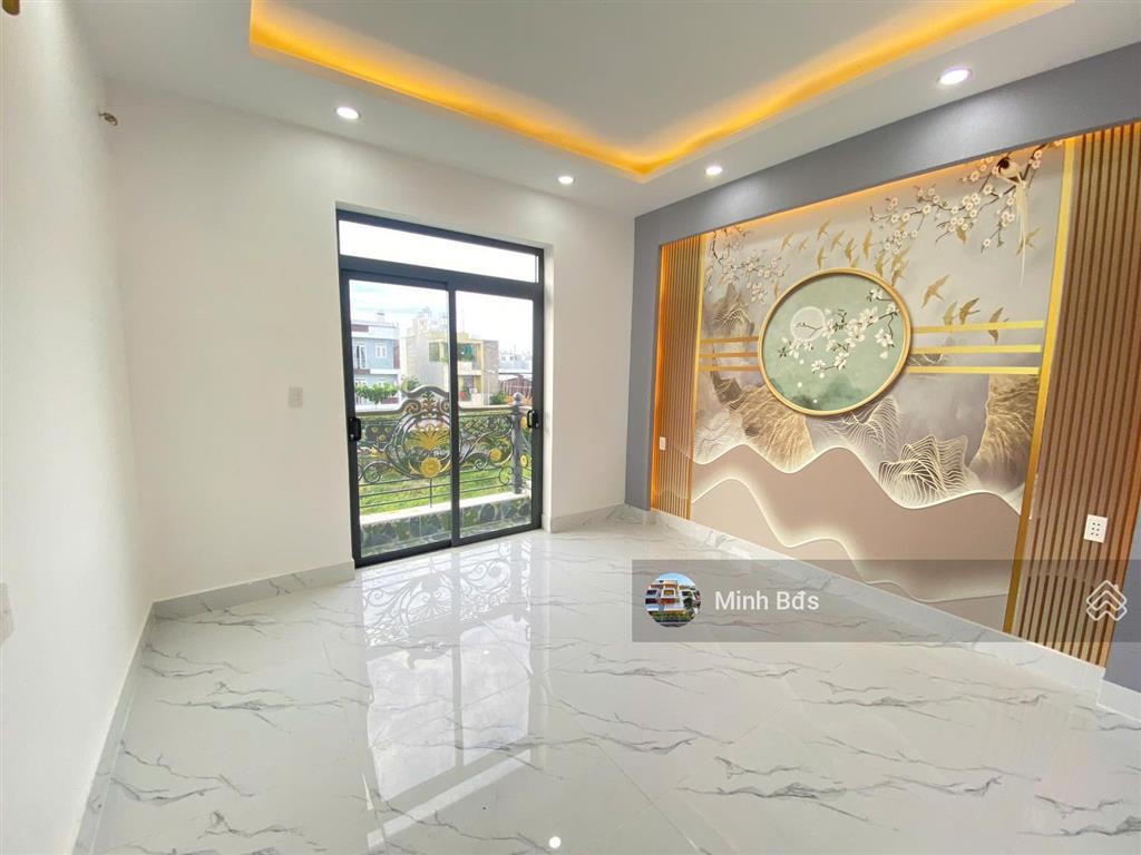 Nhà mới 4,5 tấm, 4x14m đường nhựa 8m thông thoáng khu tái định cư, tiện ích đầy đủ chỉ 5 phút