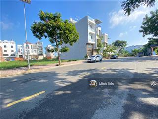 Bán nền đất đẹp ( 147m2 ) 4,6x18 nở hậu 20m. đường nhựa 20m có vỉa hè, cây xanh quy hoạch đồng bộ.
