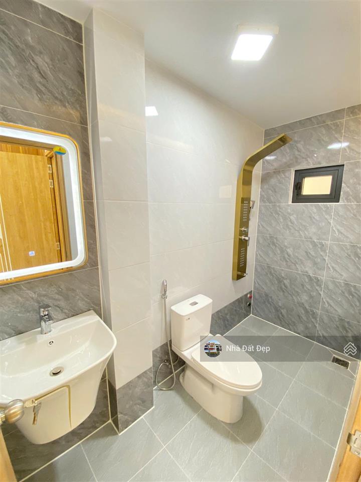 Nhà mới có thang máy 5 tấm full nội thất 4x20m. hẻm 10m đường lê trọng tấn giáp aeon tân phú