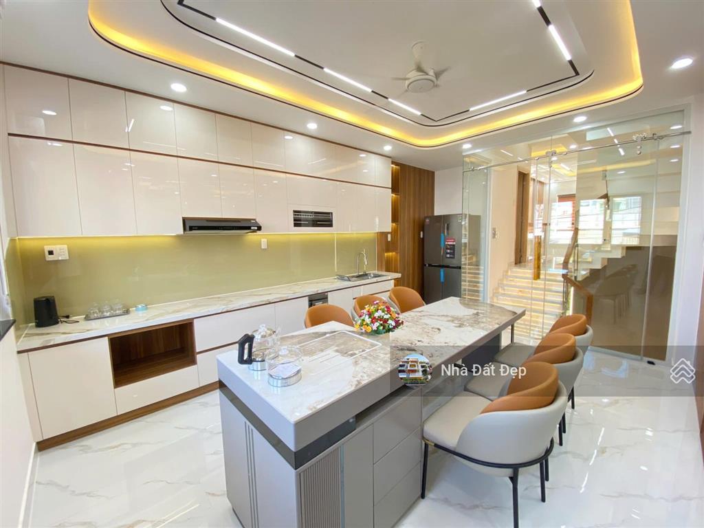 Nhà mới có thang máy 5 tấm full nội thất 4x20m. hẻm 10m đường lê trọng tấn giáp aeon tân phú