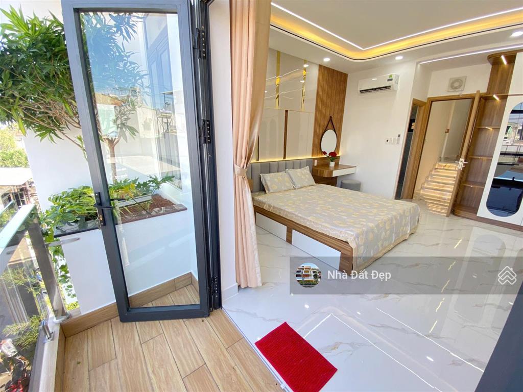 Nhà mới có thang máy 5 tấm full nội thất 4x20m. hẻm 10m đường lê trọng tấn giáp aeon tân phú