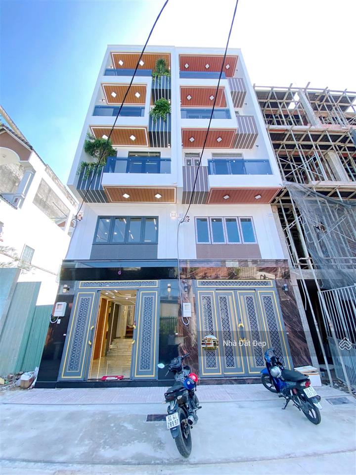 Nhà mới có thang máy 5 tấm full nội thất 4x20m. hẻm 10m đường lê trọng tấn giáp aeon tân phú