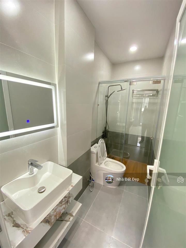 Nhà mới khu đồng bộ cao cấp 5 tấm, 4x16m, đường nhựa 8m hương lộ 2 giáp bờ kênh tham lương