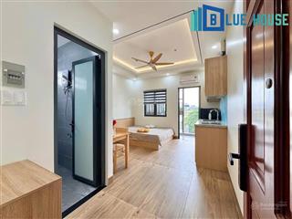 Căn hộ studio ban công và cửa sổ đầy đủ nội thất ngay vòng xoay lăng cha cả tân bình