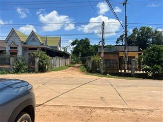 Cưkuin  daklak đất nằm trong khu dân cư, cách trục chính 300m. gần khu dự án sinh thái, sân gofl