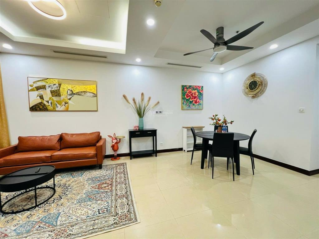Căn 2 phòng ngủ cho thuê 16 triệu/tháng royal city nội thất đẹp, mới hoàn thiện.  0985 676 ***