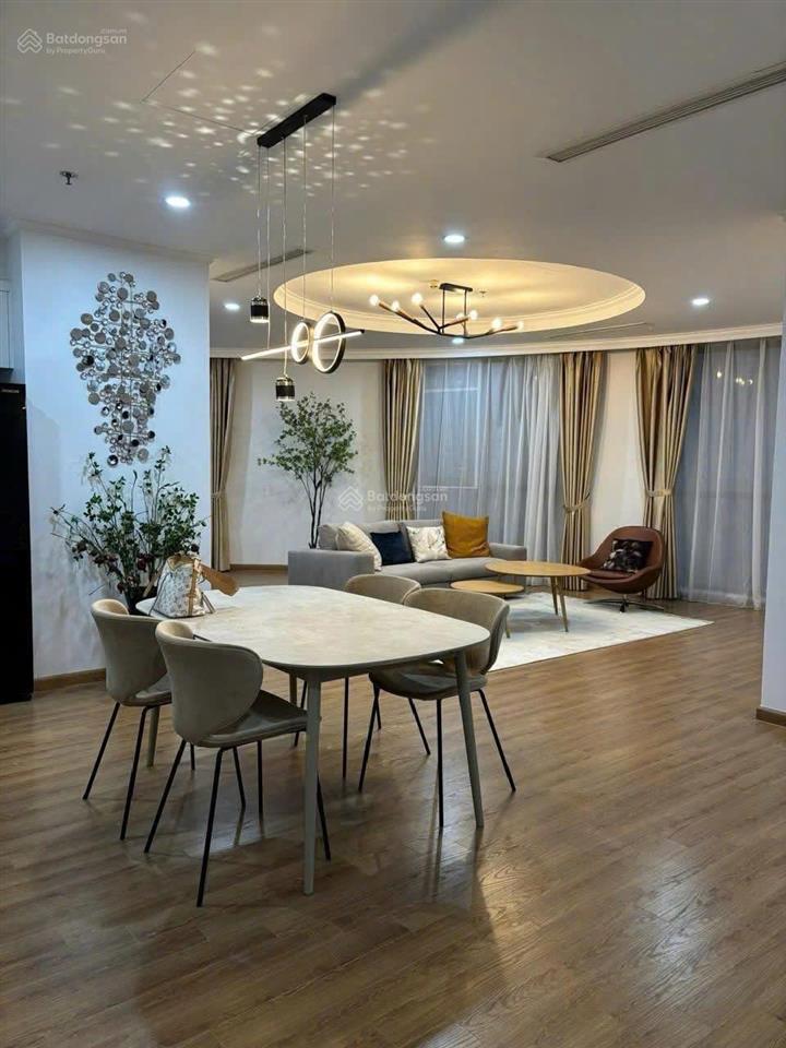 Cho thuê căn 3 phòng ngủ 20 triệu/tháng royal city đầy đủ nội thất nhà đẹp sạch sẽ,  0985 676 ***