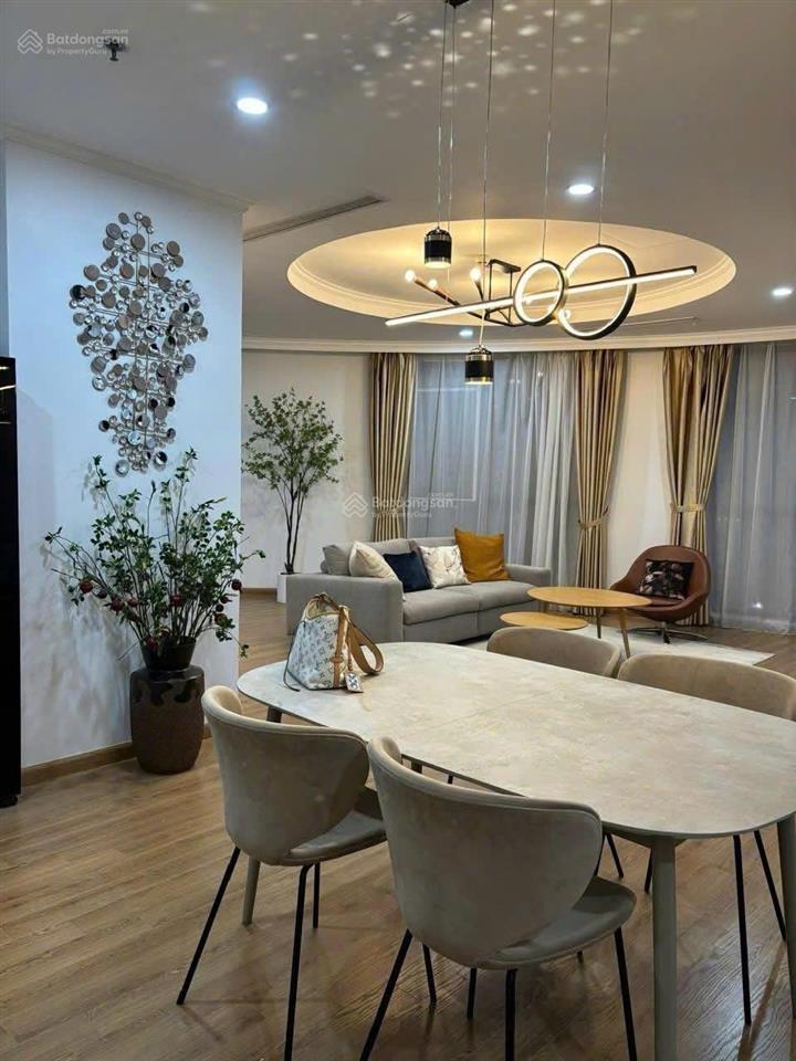 Cho thuê căn 3 phòng ngủ 20 triệu/tháng royal city đầy đủ nội thất nhà đẹp sạch sẽ,  0985 676 ***
