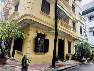 Lô góc sát phố lớn ngõ thông bàn cờ ô tô chạy vòng quanh