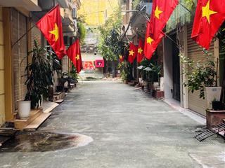 Phân lô  ô tô vào nhà  hai mặt thoáng trước sau  tt đống đa