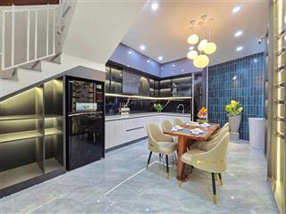 Hàng ngộp giá cực tốt chỉ 3.29 tỷ  1 trệt 2 lầu, 4 phòng ngủ ngay mt nguyễn trãi, phường 2, quận 5