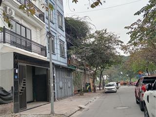 Bán nhà mặt phố tại phúc lợi.5 tầng thang máy.giá 24 tỷ, 74m2, 5pn, 6wc, giá tốt