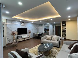 Cần bán căn hộ 3 pn diện tích 129,3m2 chỉ 135 triệu /m2, sổ đỏ chính chủ