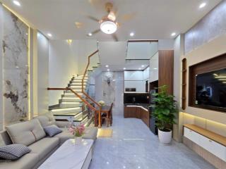 Bán nhà giá ngộp 2,8 tỷ  hẻm xe hơi diên hồng, p1, bình thạnh  gần chợ bà chiểu, sổ hồng riêng