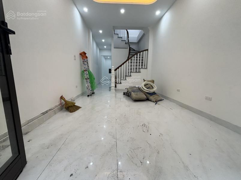 Bán nhà phố đức giang long biên 50m2 5 tầng 10 tỷ hơn, lô góc, thang máy, ô tô, gần bình minh